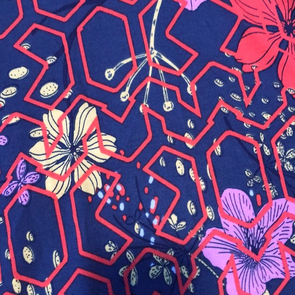 NWOT Lularoe perfect tee - Picture 3 of 4